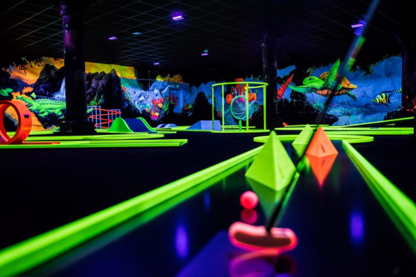 Muurschildering Blacklight Neon 4. Speeltuin Morskieft Fleringen