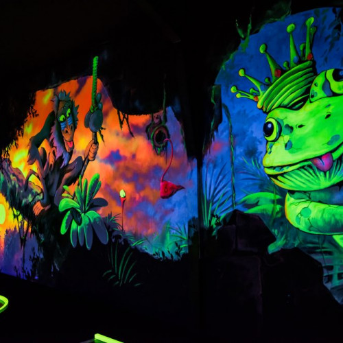 Muurschildering Blacklight Neon. Speeltuin Morskieft